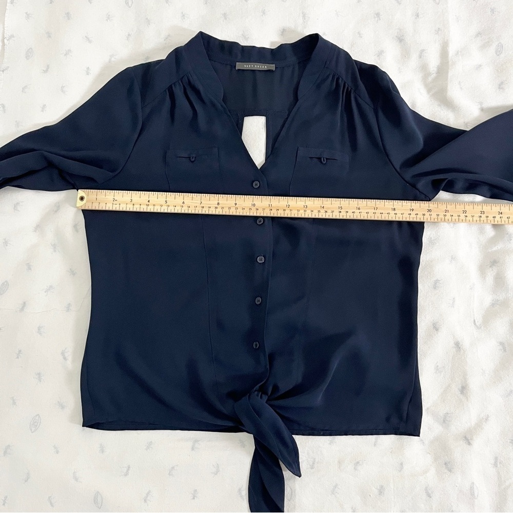 Suzy Shier Navy Button-Up Tie Front Blouse w/ Peek-a-boo Back Detail - M/L - Picture 12 of 13